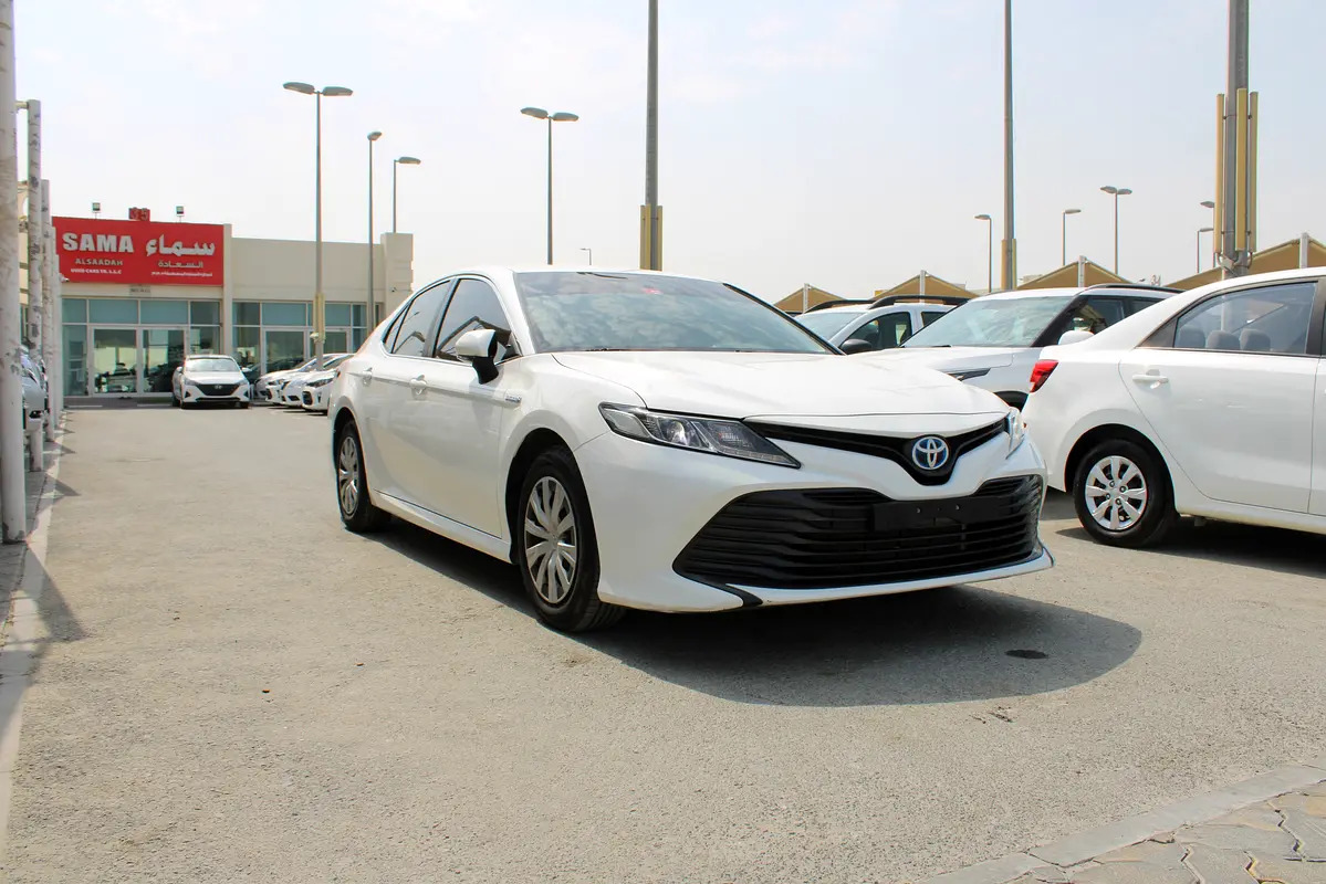 2020 Toyota Camry LE - GCC Specs -Orginal paint photo 5