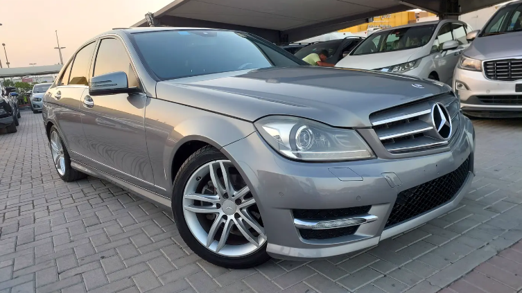 Mercedes-Benz C-Class C250 photo 2