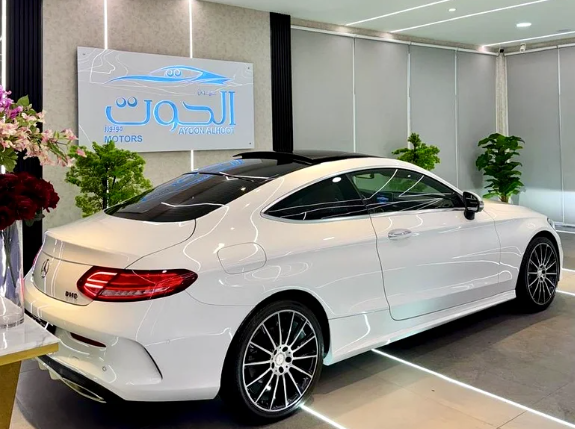 Mercedes-Benz C-Class C200 photo 3