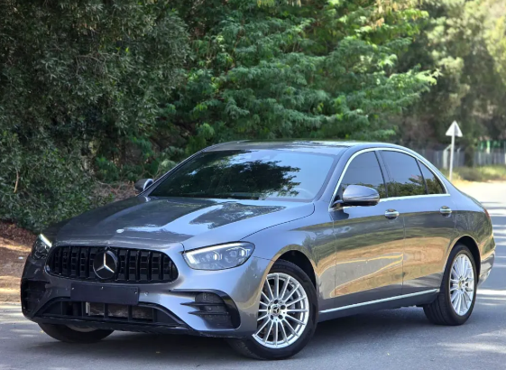 Mercedes-Benz E-Class E 250 photo 3
