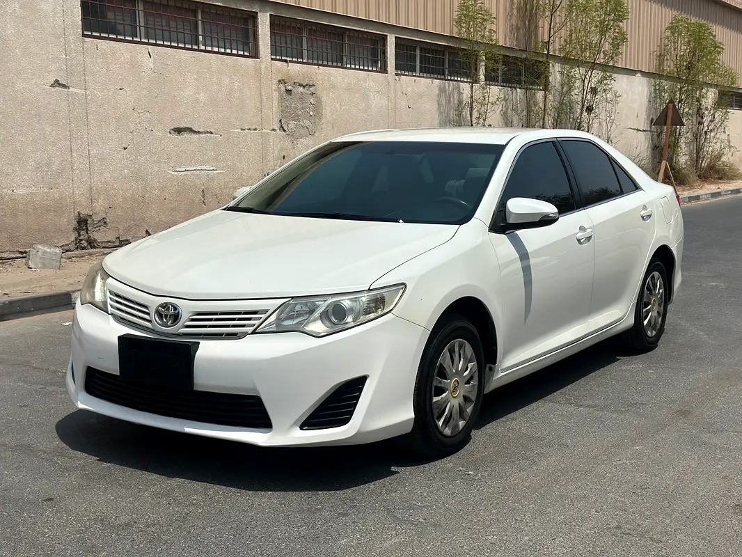 Toyota Camry 2014 Gcc with 2 original key photo 4
