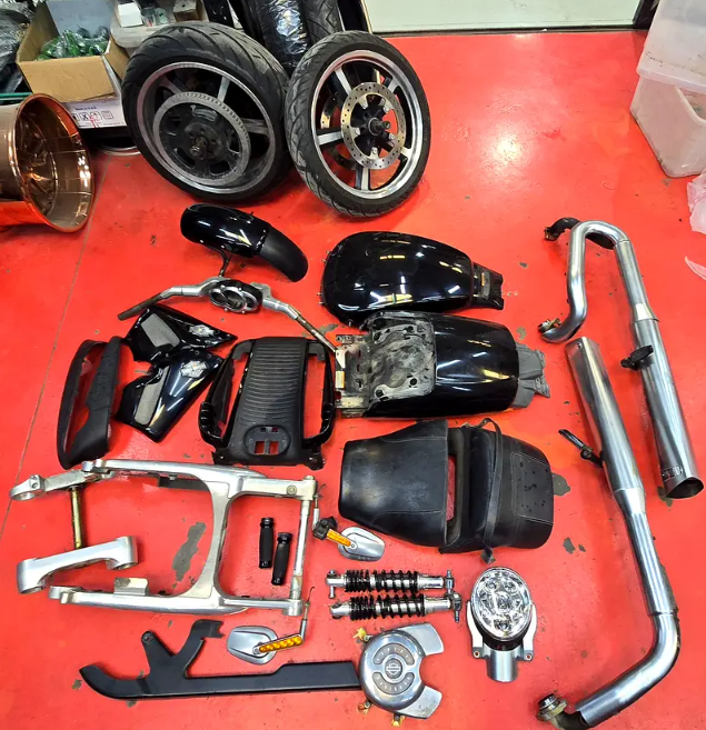 Harley Davidson V-Rod Body kit parts photo 2