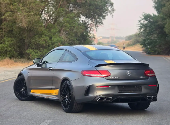 Mercedes-Benz C-Class C63 S AMG photo 3
